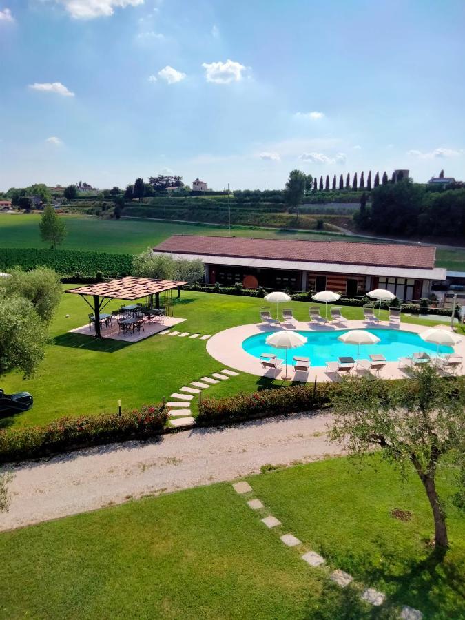 Agriturismo Le Ginestre Лацизе Екстериор снимка
