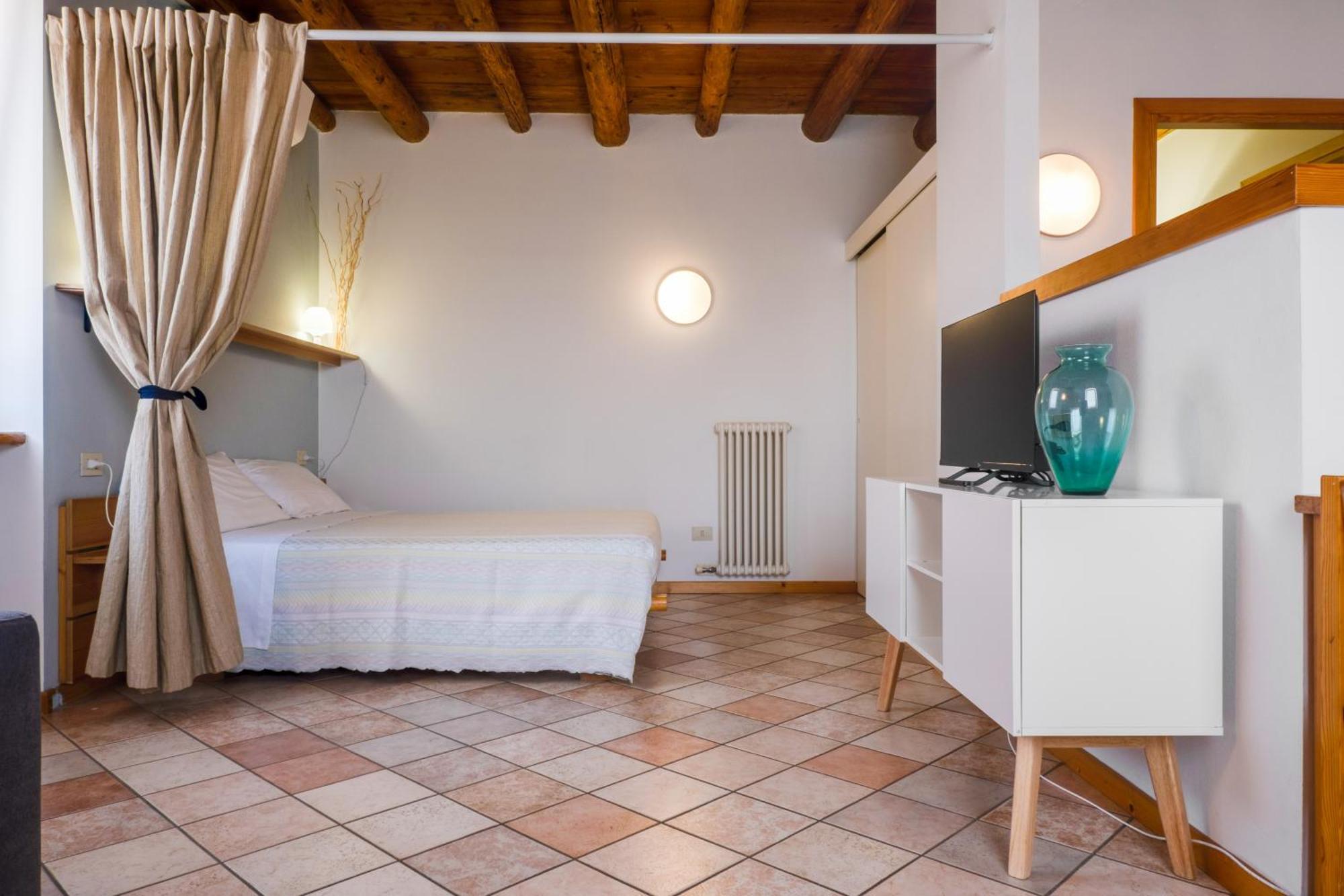 Agriturismo Le Ginestre Лацизе Екстериор снимка