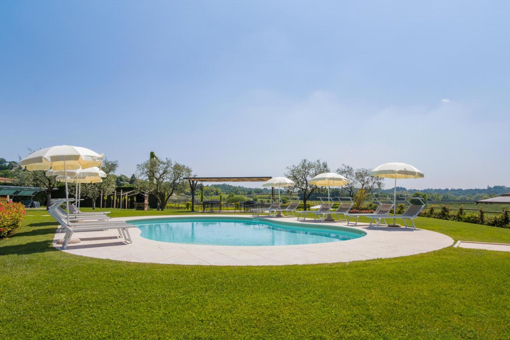 Agriturismo Le Ginestre Лацизе Екстериор снимка