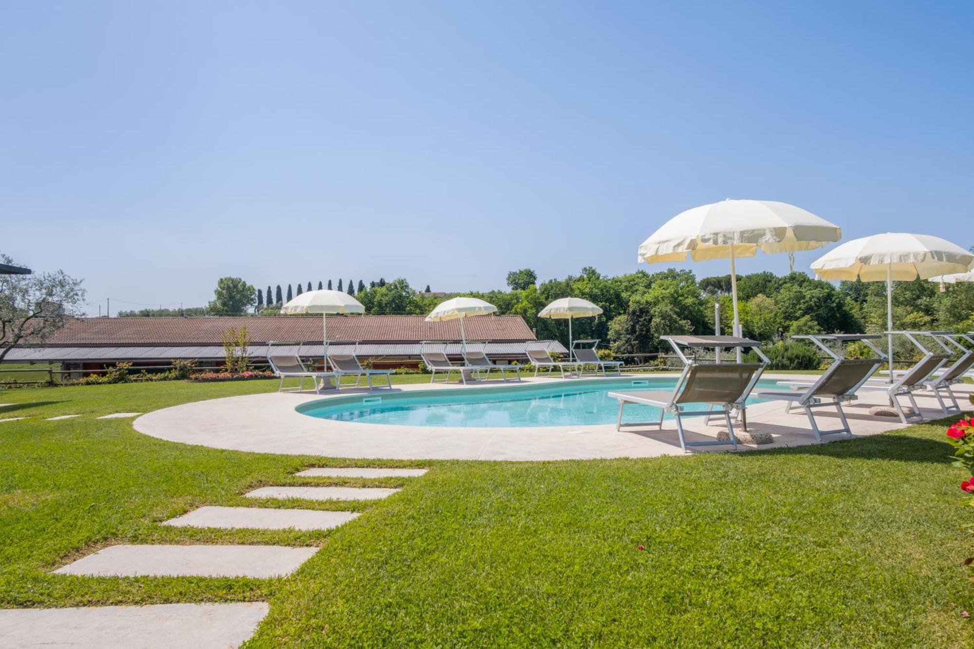 Agriturismo Le Ginestre Лацизе Екстериор снимка