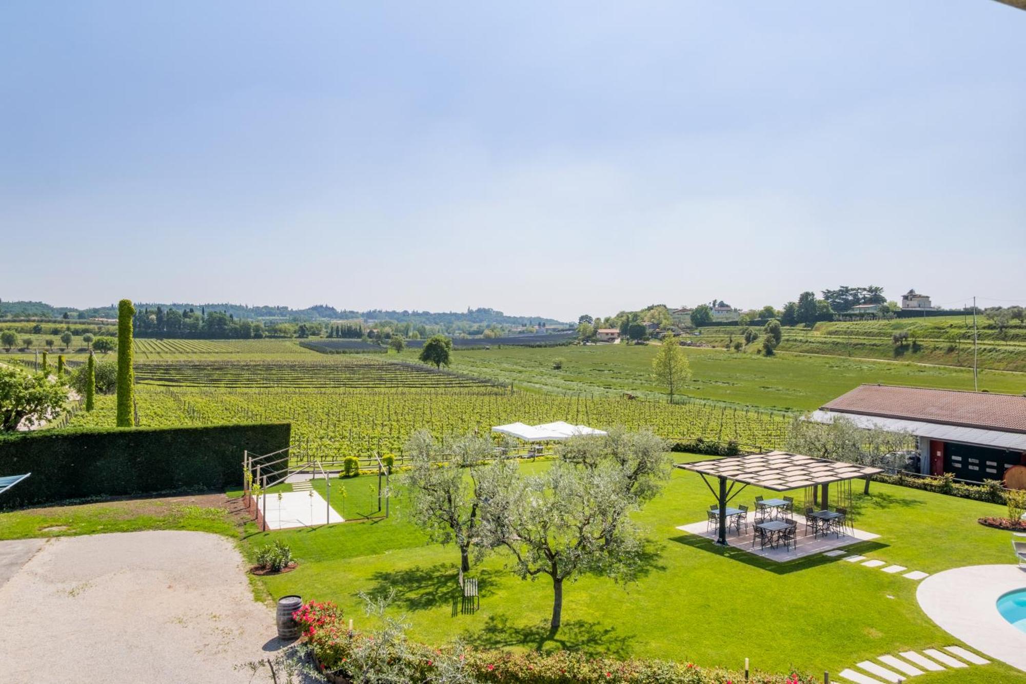 Agriturismo Le Ginestre Лацизе Екстериор снимка